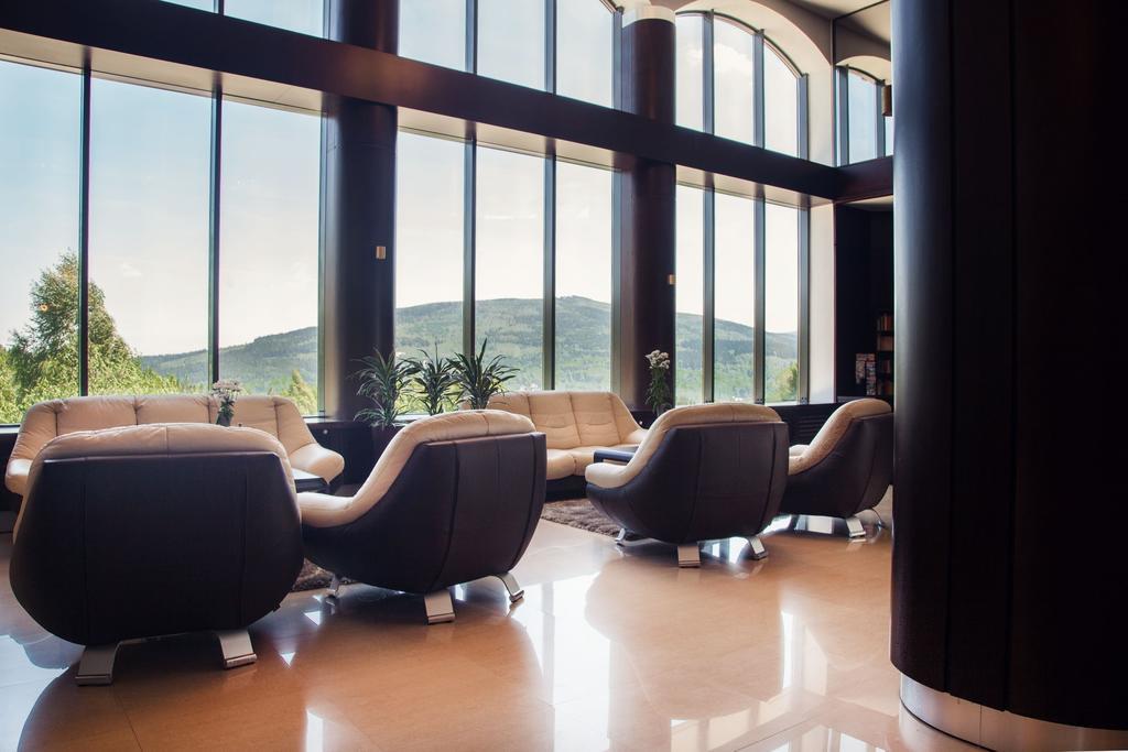 Hotel Era ชเวียราโดว์-สโดรยจ์ ภายนอก รูปภาพ