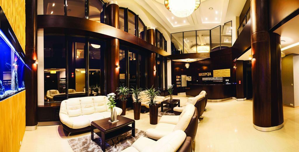 Hotel Era ชเวียราโดว์-สโดรยจ์ ภายนอก รูปภาพ